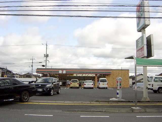 コンビニ　セブン－イレブン　津山北園店（コンビニ）まで1000m
