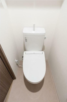 ＪＲ山手線 代々木駅 徒歩4分 14階建 築4年のトイレ写真