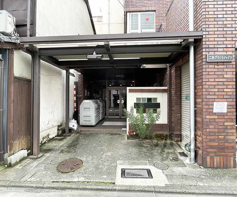 二条グランドハイツの外観写真