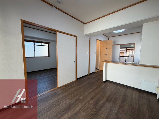 地下鉄長堀鶴見緑地線 西大橋駅 徒歩5分 7階建 築41年の居間写真