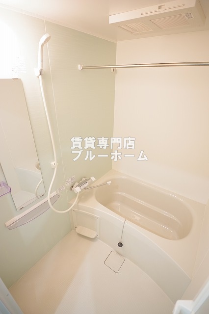 バス・シャワールーム　浴室乾燥機付きのお風呂です！