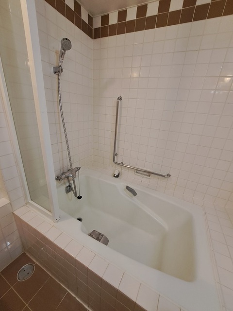 バス・シャワールーム　バスルーム、トイレ同室
