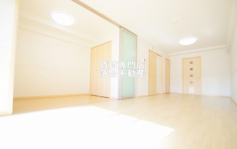 メゾンノーブルの居間写真