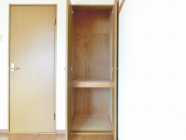 収納　中は押入れ仕様