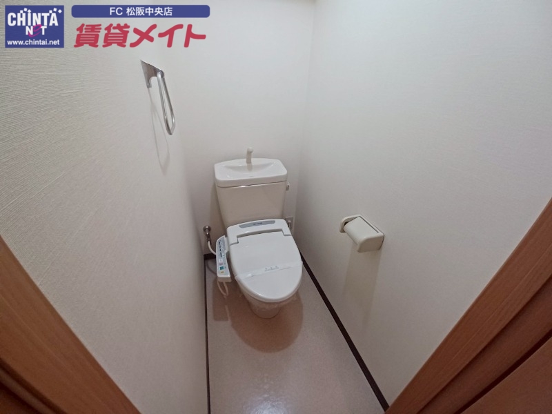 トイレ　同型参考写真