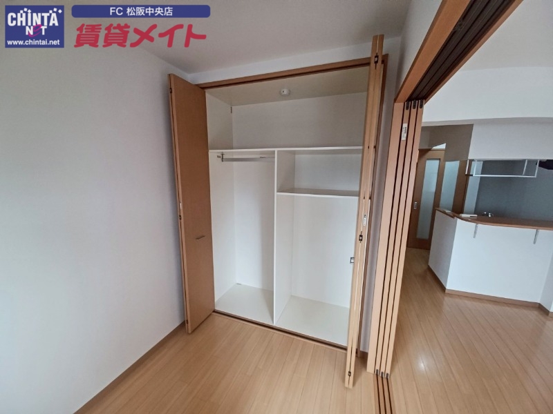 収納　同型参考写真