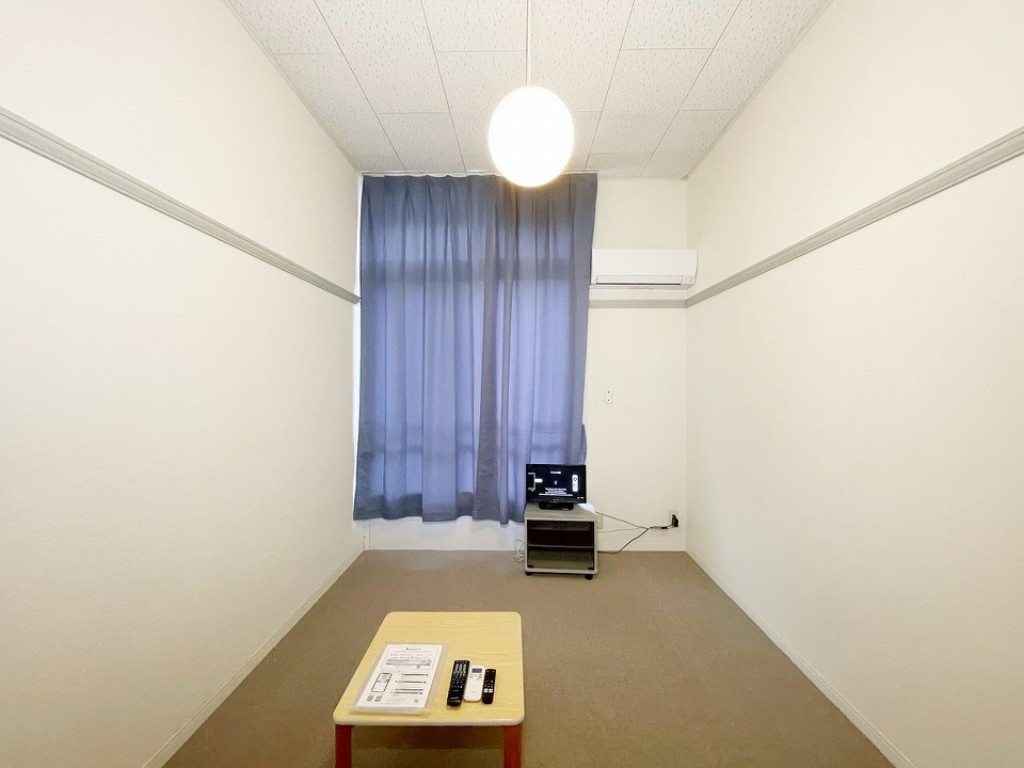 レオパレスTORUMARINの居間写真