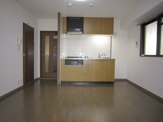 居室・リビング　この写真は同マンションの他のお部屋のものです