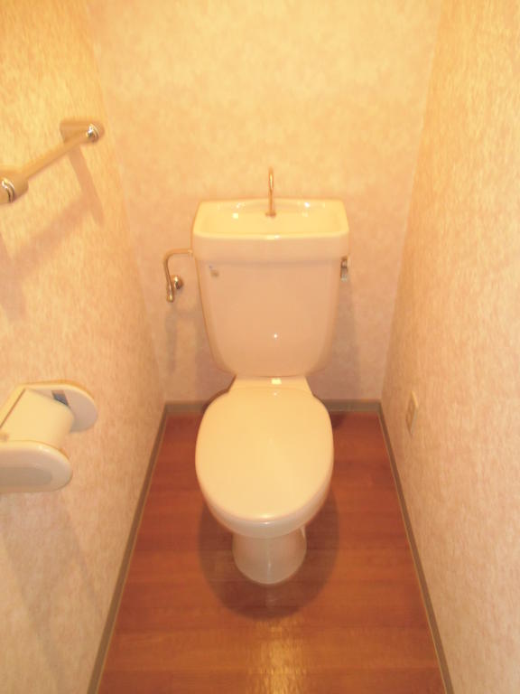 山陽電鉄本線 別府駅 徒歩5分 4階建 築28年のトイレ写真