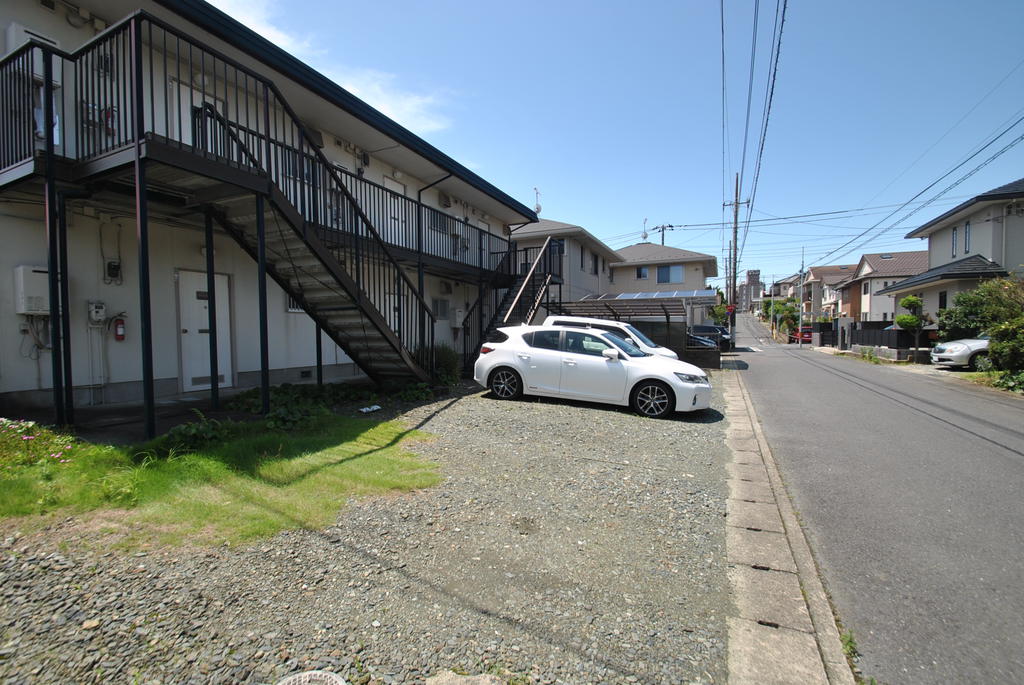 【日立市多賀町のアパートの駐車場】