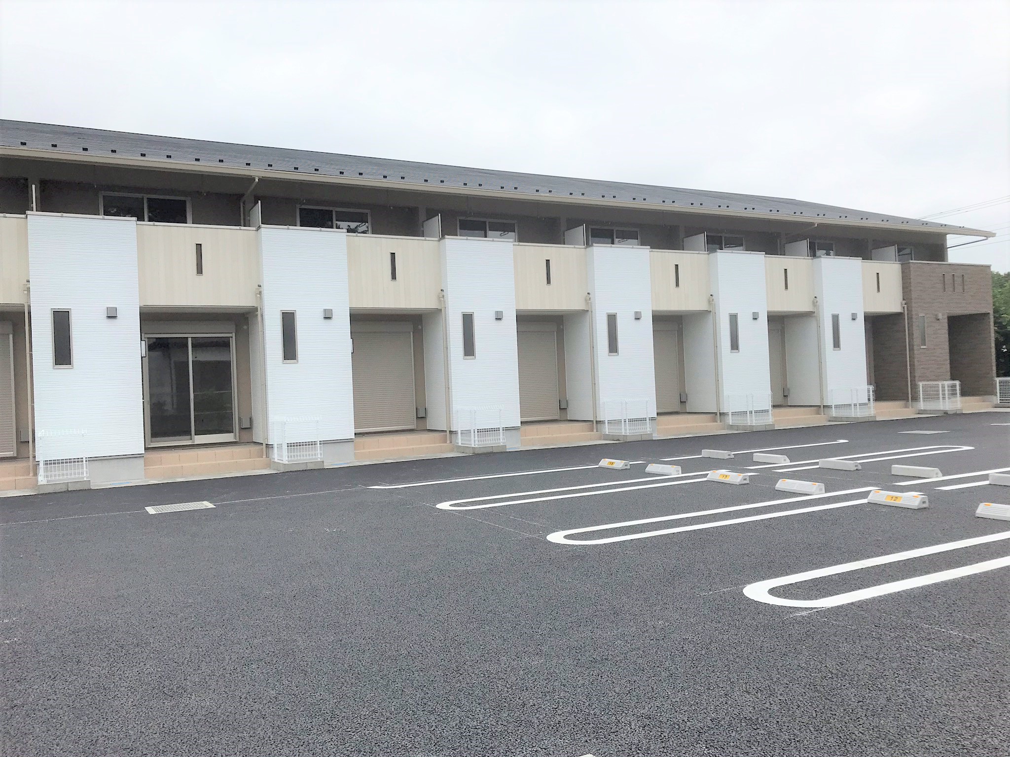 建物外観　２階は引戸でお部屋つながります。