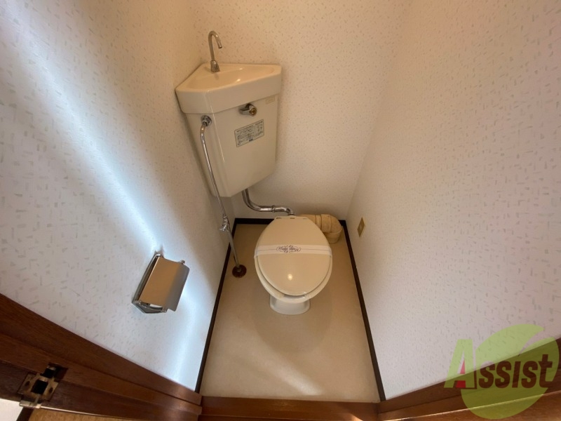 トイレ　こちらはトイレです。清潔感があり、安心して使用できます。