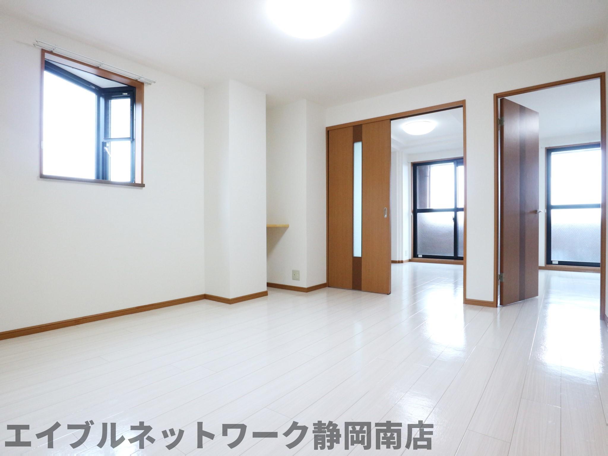 居室・リビング　ゆったり過ごせる居間です