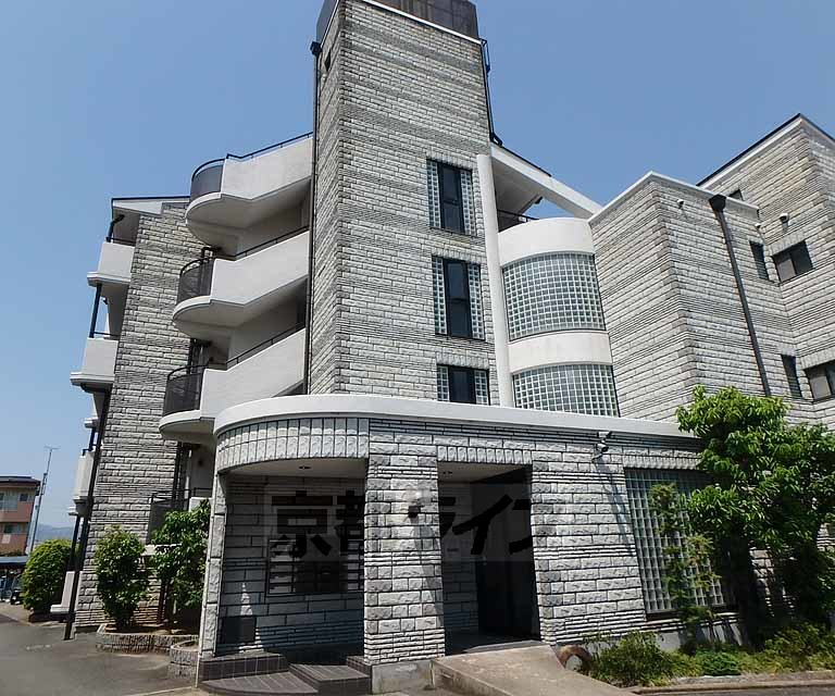 京都市西京区桂芝ノ下町のマンションの建物外観