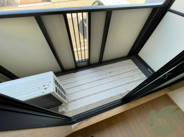 バルコニー　こちらはバルコニー。洗濯物が干せるようになっています。