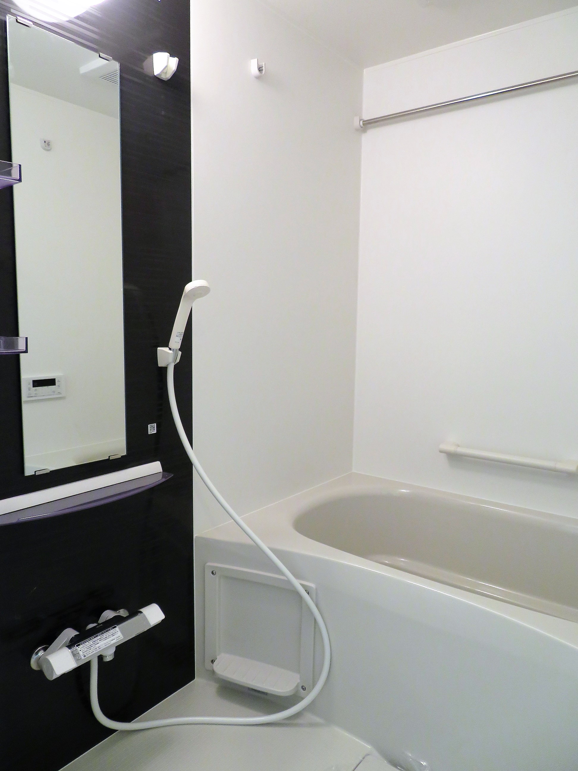 バス・シャワールーム　追い炊き機能付！