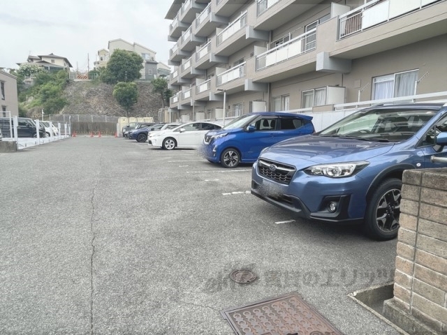 【清水谷コーポの駐車場】