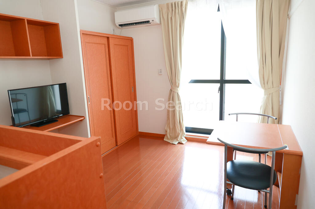 その他部屋・スペース　机折り畳み式、姿見鏡、ベッド下収納、階段下収納