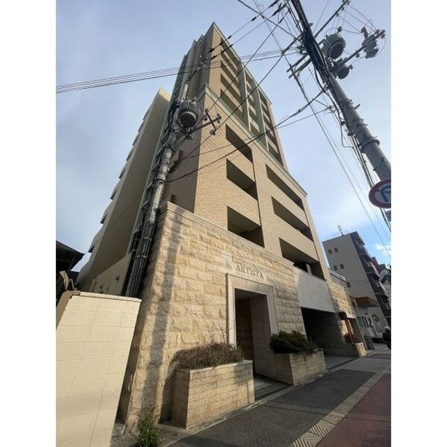 大阪市城東区東中浜のマンションの建物外観