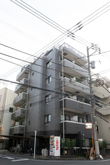 新宿区早稲田鶴巻町のマンションの建物外観