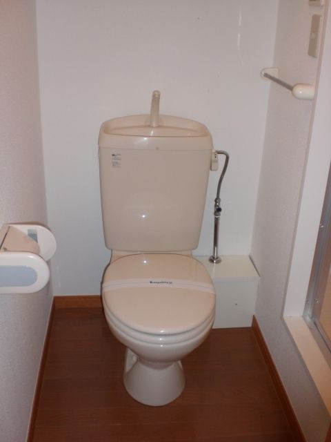 【平塚市須賀のアパートのトイレ】