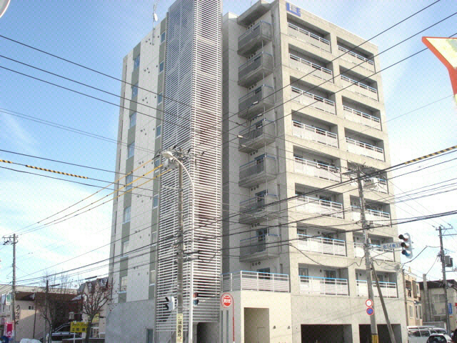 札幌市東区北十四条東のマンションの建物外観