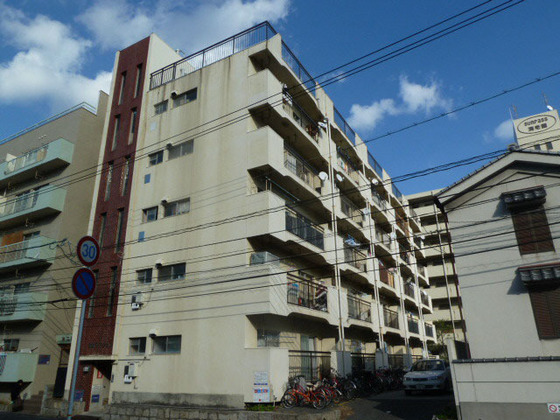 広島市佐伯区海老園のマンションの建物外観