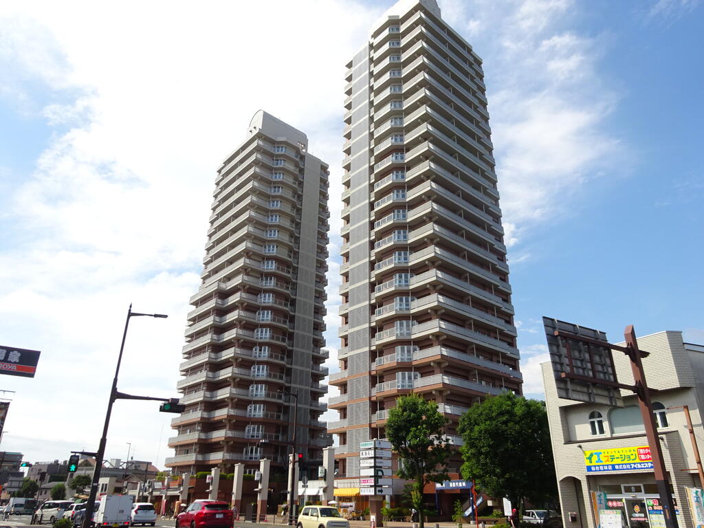 ツインタワー広瀬川・春圃の建物外観