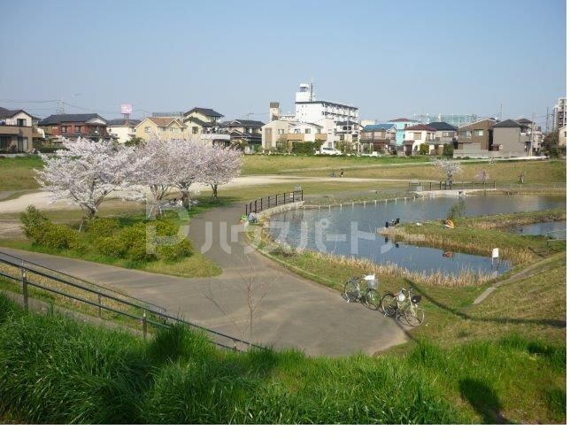 【草加市谷塚上町のマンションの公園】