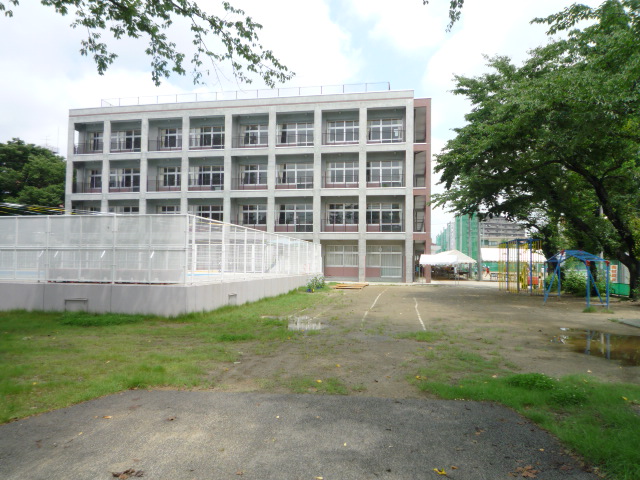 【Logement S IIの小学校】