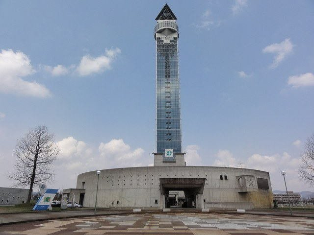 【小矢部市今石動町のアパートの公園】