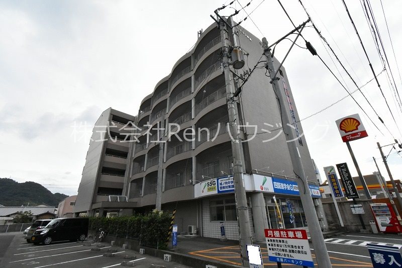 ソレイユ１番館の建物外観