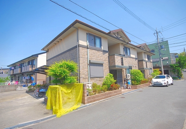 クレール山之上の建物外観