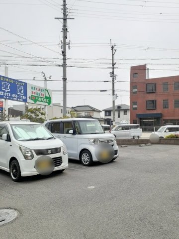 【ラフィナート　IIの駐車場】