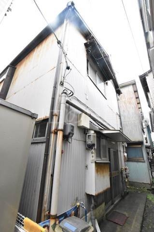 大田区西六郷のアパートの建物外観