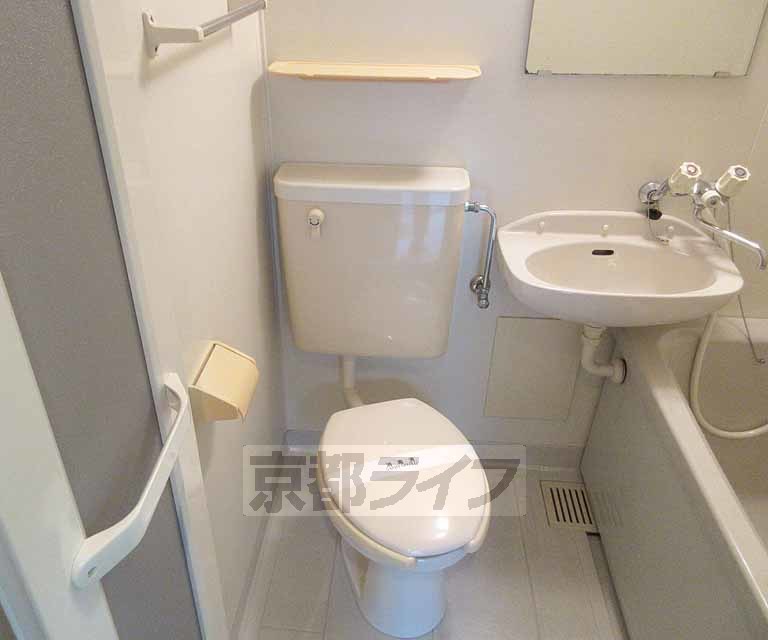 トイレ　清潔感のあるトイレです