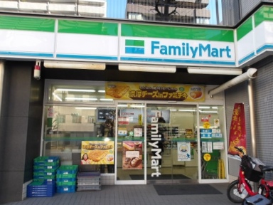 コンビニ　ファミリーマート江戸川橋駅西店（コンビニ）まで273m