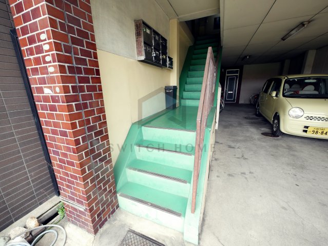 エントランス　建物の内部です
