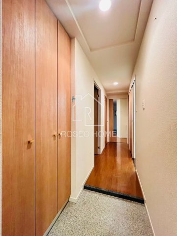 玄関　同マンション別部屋：参考写真