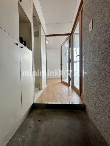 玄関　※別号室参考写真