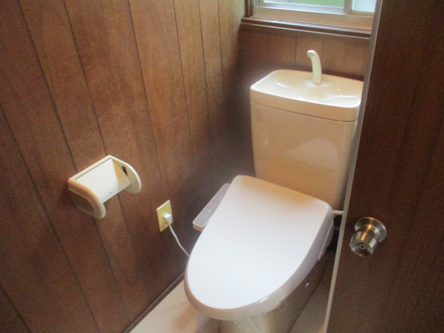 トイレ　温水洗浄便座設置致しました♪