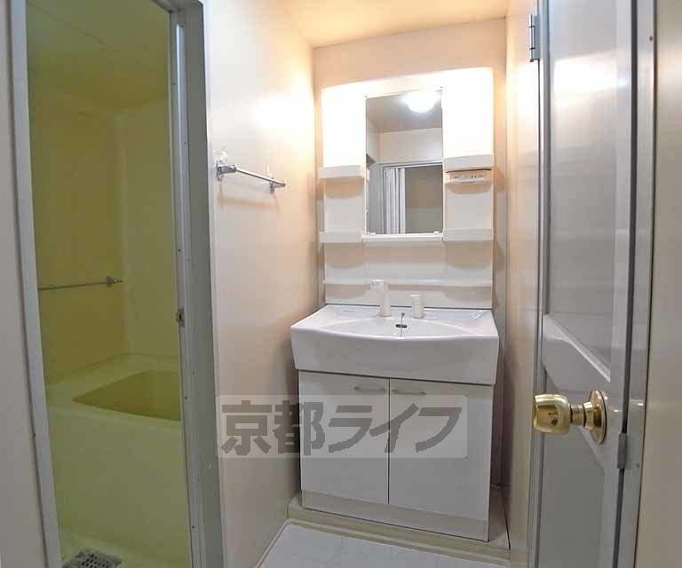 洗面設備　独立洗面台です！