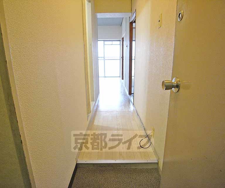 その他部屋・スペース　長い廊下です！