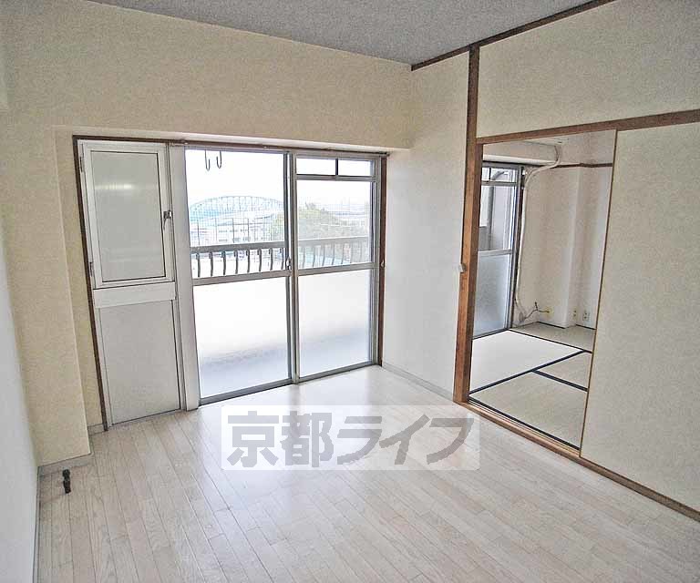 居室・リビング　広々としたお部屋です！