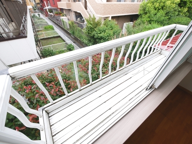 バルコニー　物干し掛け付
