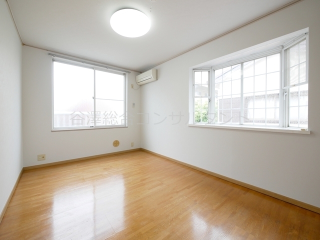 居室・リビング　エアコン付、角部屋