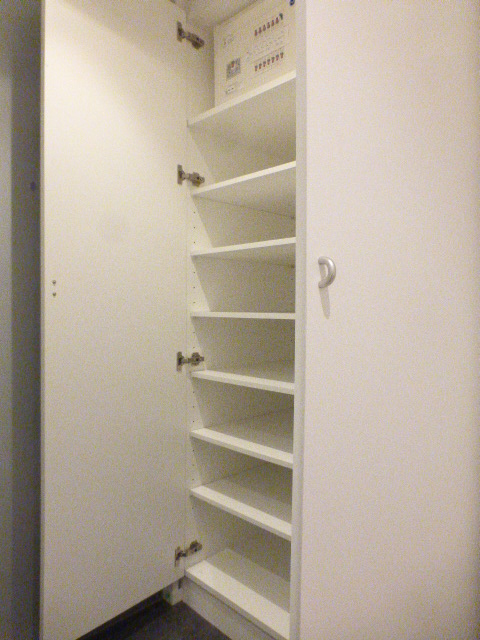 収納　シューズボックス