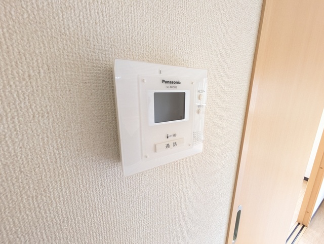 セキュリティ　安心のモニタ付きドアホン☆