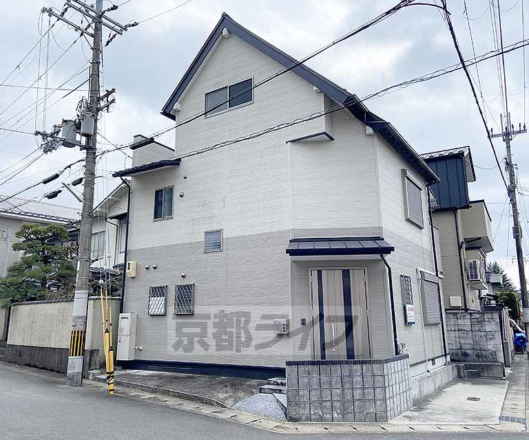 建物外観　きれい目の貸家です！