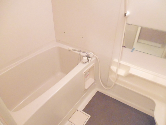 バス・シャワールーム　バスルーム※同タイプ参考写真